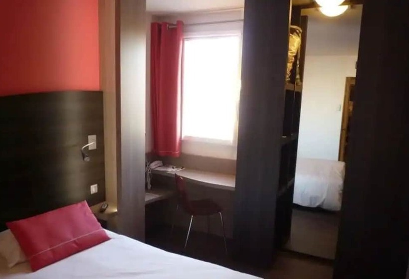 Номер Стандарт, Kyriad La Roche Sur Yon