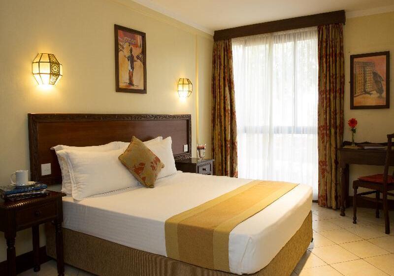Номер Стандарт, Kyriad La Roche Sur Yon