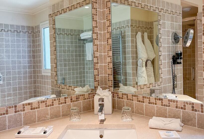 オーシャンビューデラックスルーム, Hôtel La Pérouse Nice Baie Des Anges   Recently Fully Renovated