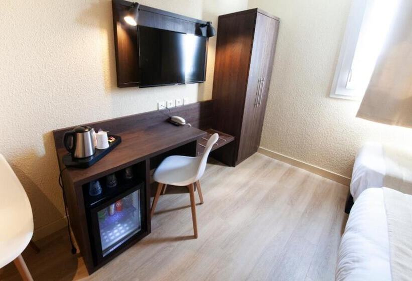 Номер Стандарт, Comfort Hotel Clermont Saint Jacques