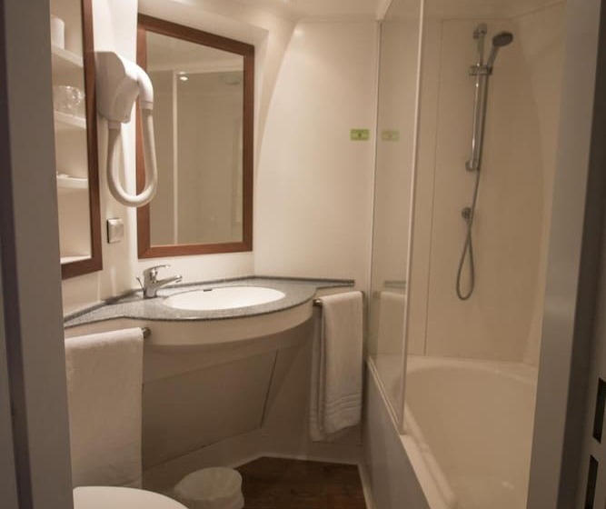 Номер Стандарт Трехместный, Hôtel De Lyon