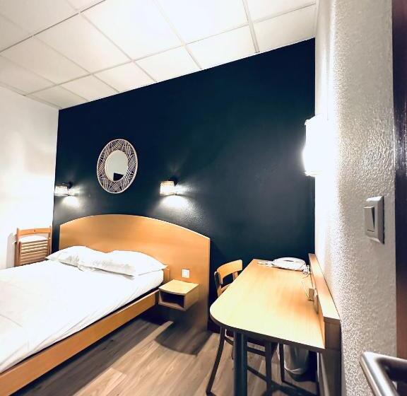 Четырехместный Номер Стандарт, Hôtel De Lyon