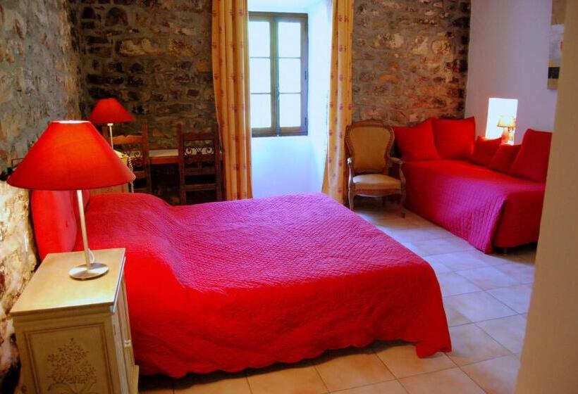 Трехместный Номер Superior, Hôtel Mas De L Espaïre