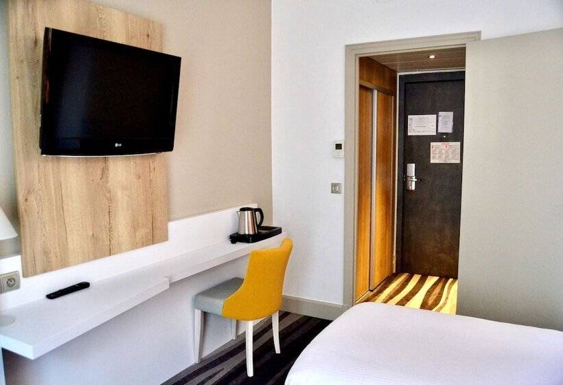 Номер Стандарт, Kyriad Hotel Tours Centre