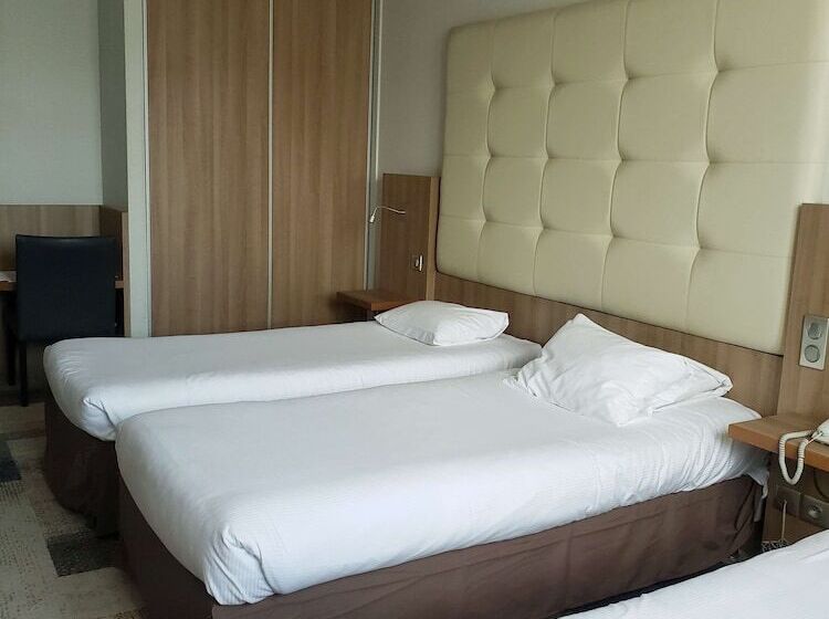 Номер Стандарт, Kyriad Hotel Tours Centre