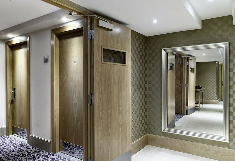 Номер Deluxe, Doubletree By Hilton  London  Victoria