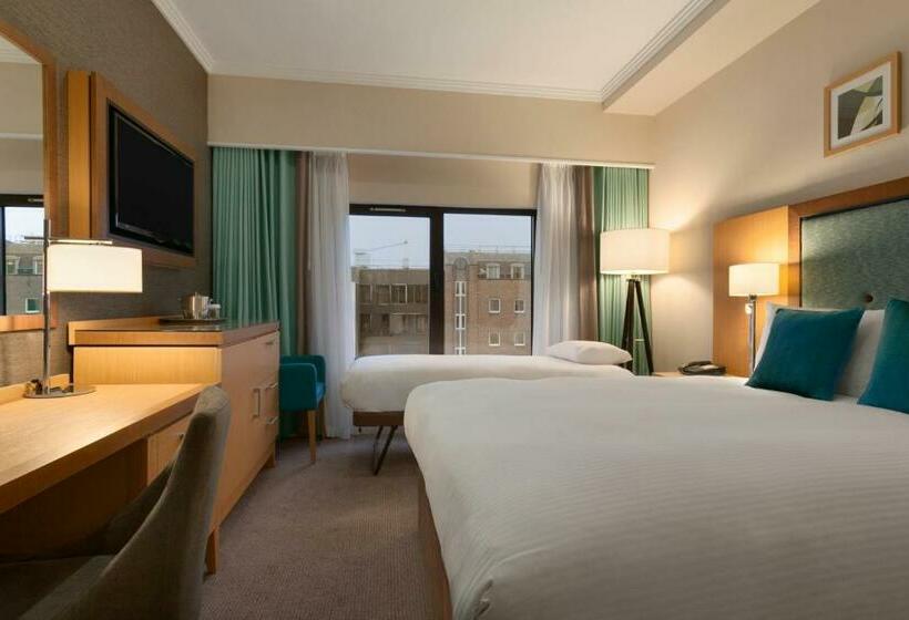 Семейный Номер Deluxe, Doubletree By Hilton  London  Victoria