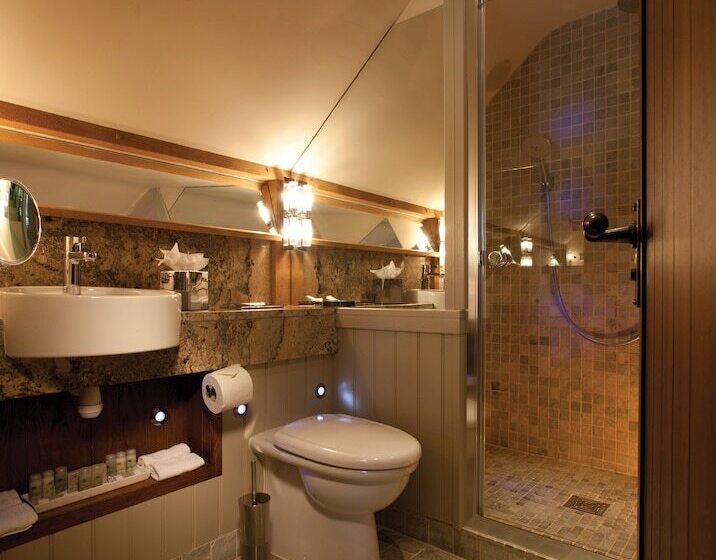Номер Basic, The Farmhouse Hotel And Restaurant
