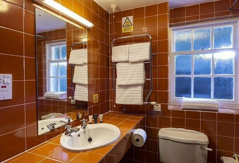 Номер Стандарт, Knipoch House