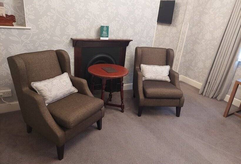 سوییت جونیور, Best Western Red Lion