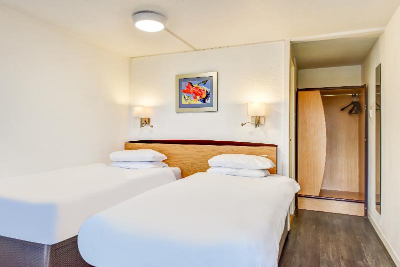 Номер Стандарт, The Hotel Rafiya, Redditch