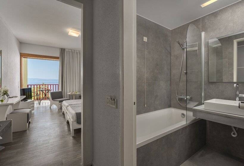 اتاق استاندارد با چشم‌انداز دریا, Skiathos Palace