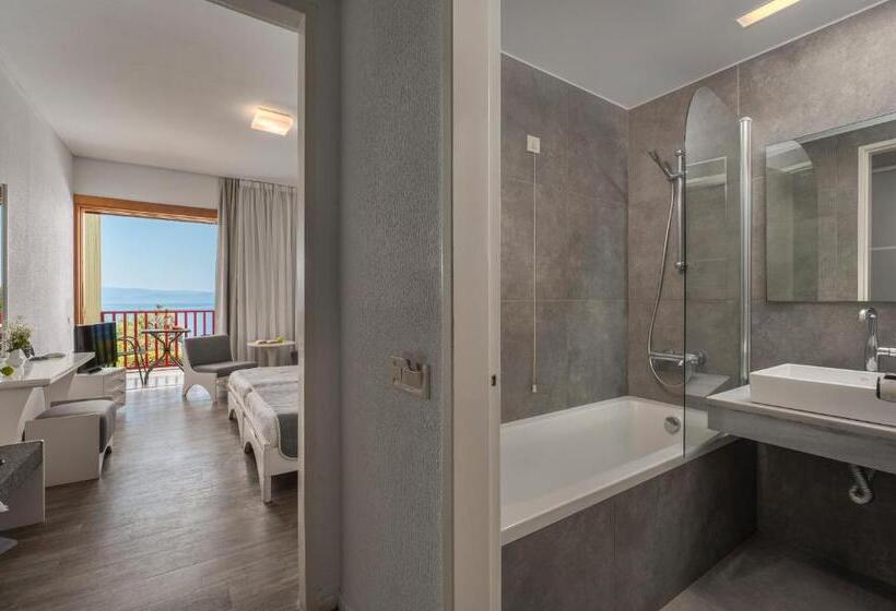 اتاق استاندارد با چشم‌انداز دریا, Skiathos Palace