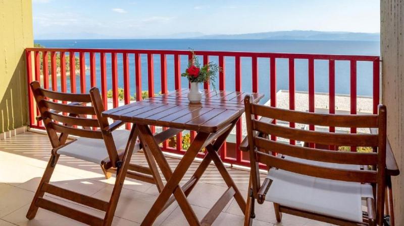 اتاق لوکس با چشم‌انداز دریا, Skiathos Palace