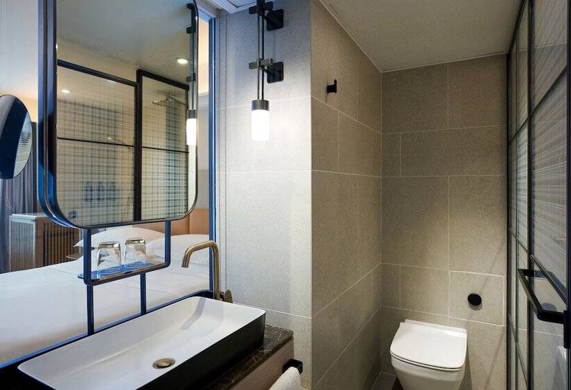 اتاق استاندارد با چشم‌انداز, Sheraton Hong Kong Hotel & Towers