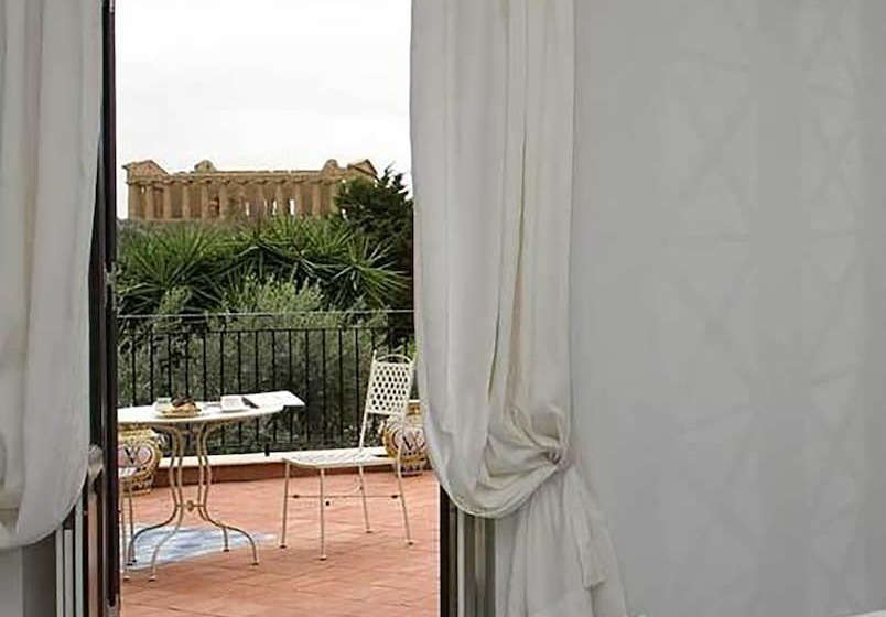 سوییت, Villa Athena Resort