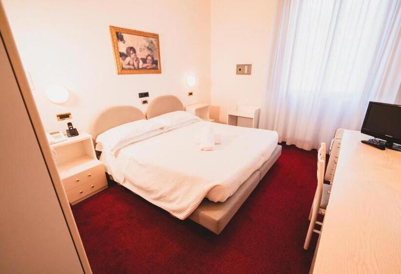 Номер Стандарт, Grand Hotel Milano