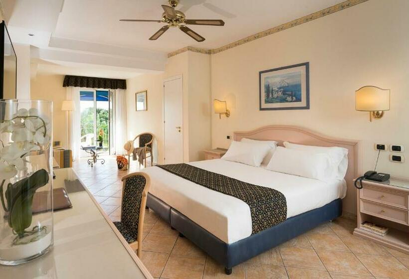 Полулюкс с Балконом, Sant Alphio Garden Hotel & Spa