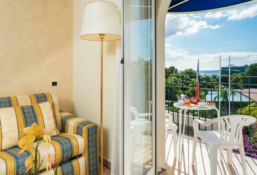 Полулюкс с Балконом, Sant Alphio Garden Hotel & Spa