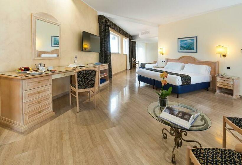 Люкс Вид на Море, Sant Alphio Garden Hotel & Spa