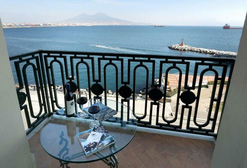 سوییت با چشم‌انداز دریا, Eurostars Hotel Excelsior