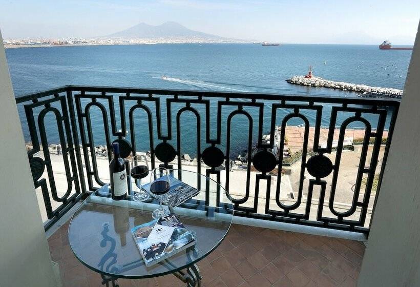 سوییت با چشم‌انداز دریا, Eurostars Hotel Excelsior