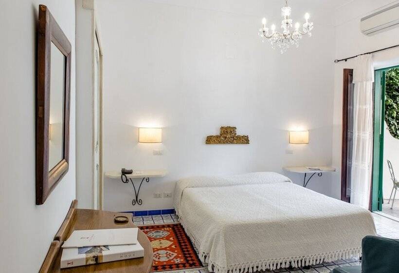 Quarto standart vista jardim, Poseidon
