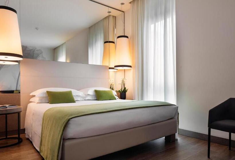 سوییت جونیور, Starhotels Echo