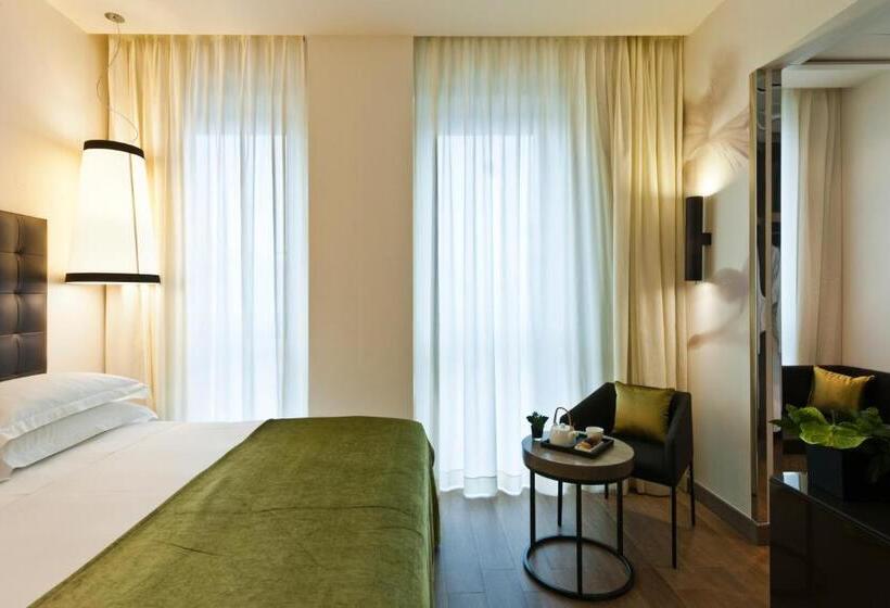 اتاق لوکس با چشم‌انداز, Starhotels Echo