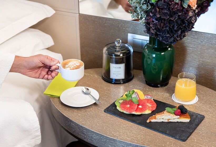 سوییت, Starhotels Echo