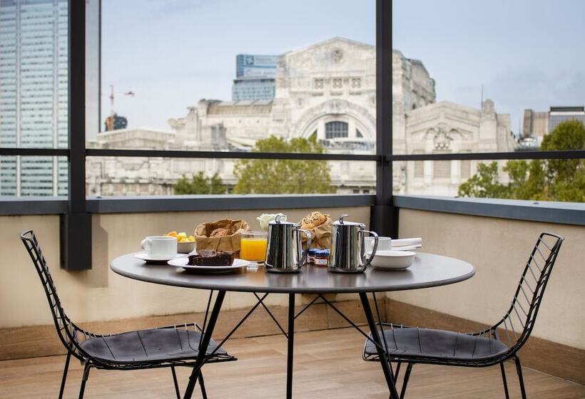 سوئیت جونیور با چشم‌انداز, Starhotels Echo