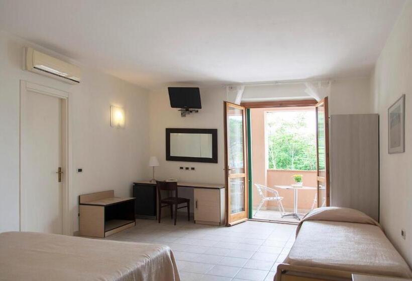 غرفة قياسية ثلاثية, Residence Hotel Villa Mare