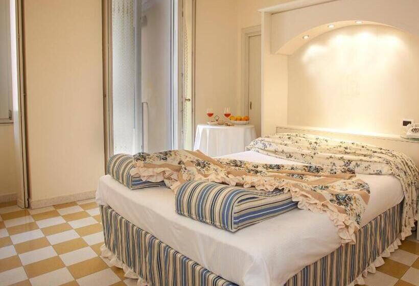 Студия Классика, Bellavista Lakefront Hotel & Apartments