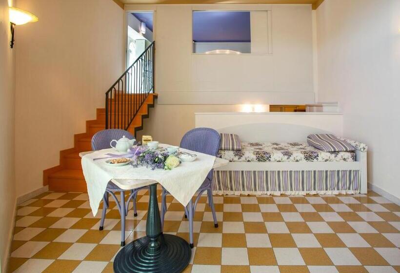 Апартаменты Дюплекс 1 Спальня, Bellavista Lakefront Hotel & Apartments