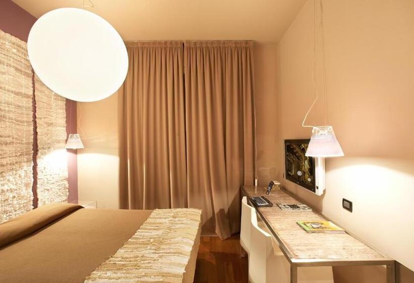 اتاق استاندارد, Art Hotel Boston