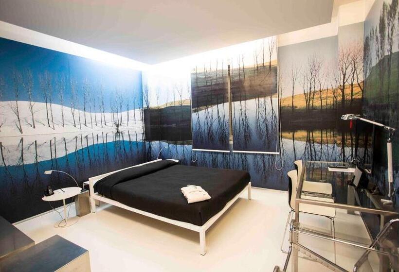اتاق لوکس, Art Hotel Boston