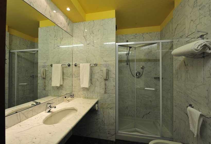 اتاق استاندارد, Art Hotel Boston