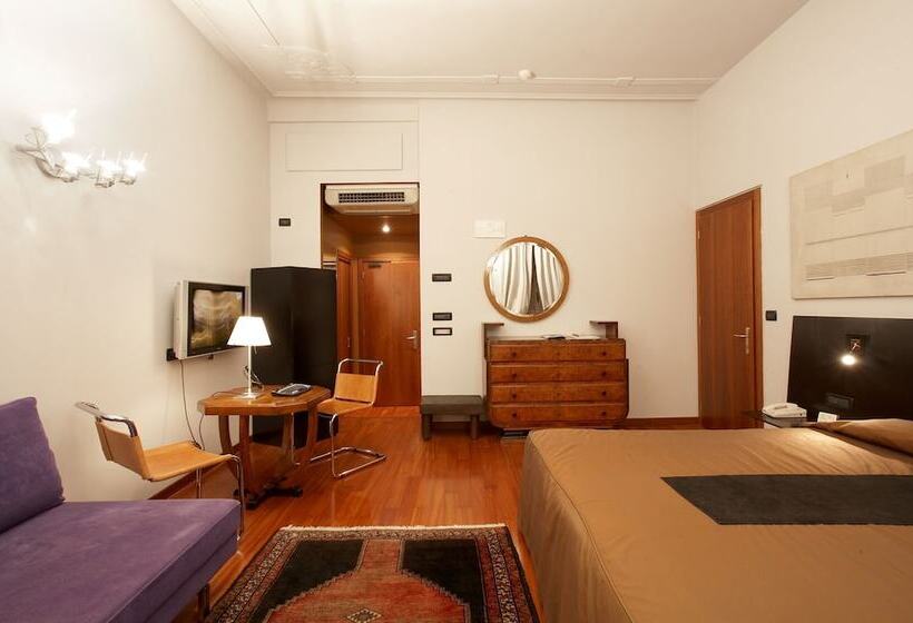 سوییت جونیور, Art Hotel Boston
