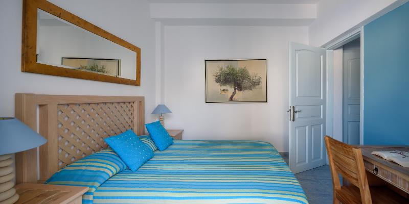 اتاق لوکس, Art Hotel Boston