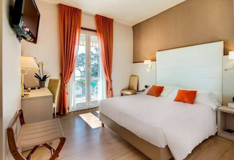 Номер Стандарт Вид на Море с Террасой, Best Western Regina Elena