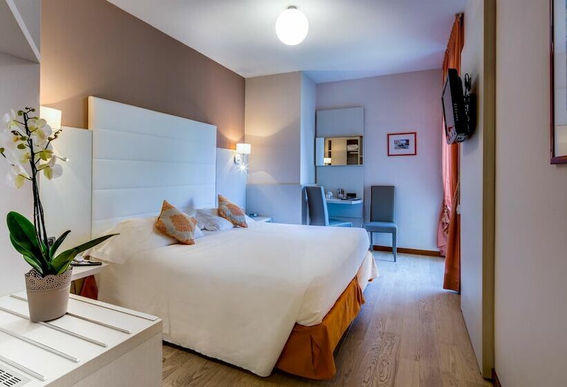 Номер Стандарт Двуспальная Кровать Вид на Море, Best Western Regina Elena