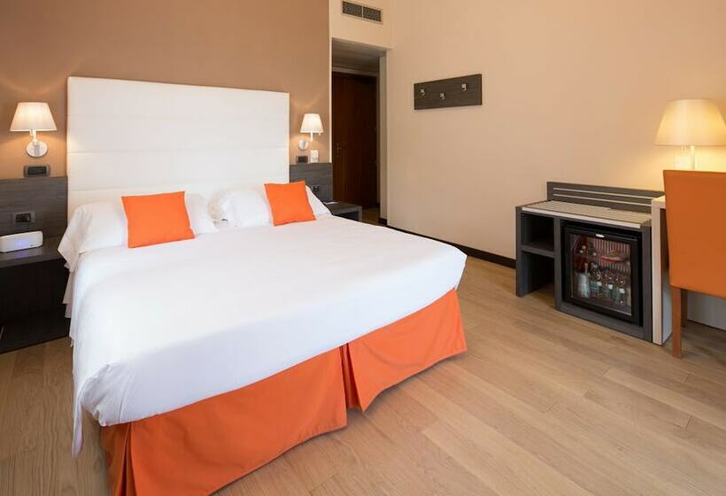 Номер Стандарт Двуспальная Кровать Вид на Море, Best Western Regina Elena