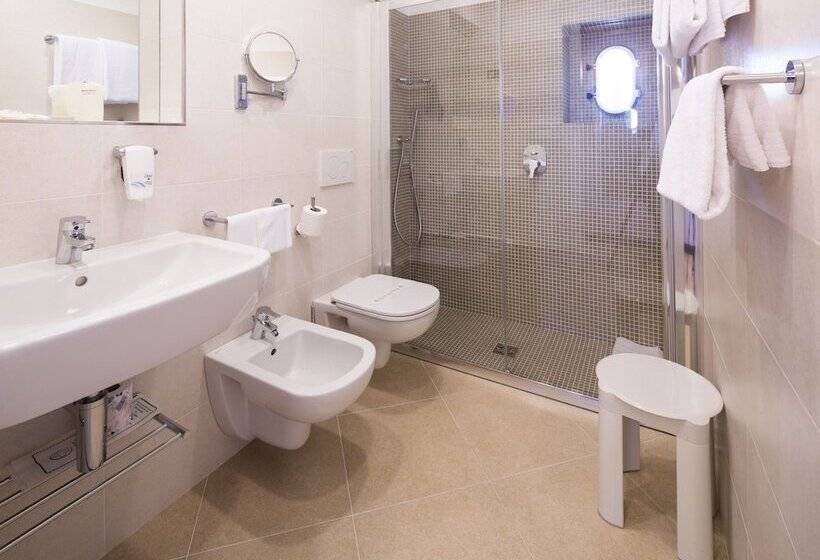 Номер Стандарт Вид на Море с Террасой, Best Western Regina Elena