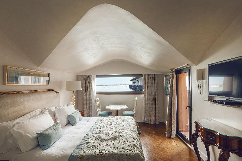سوییت جونیور با چشم‌انداز دریاچه, Hotel Cipriani, A Belmond Hotel, Venice