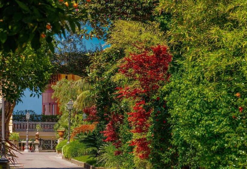 Номер Стандарт Вид на Сад, Grand Hotel Excelsior Vittoria