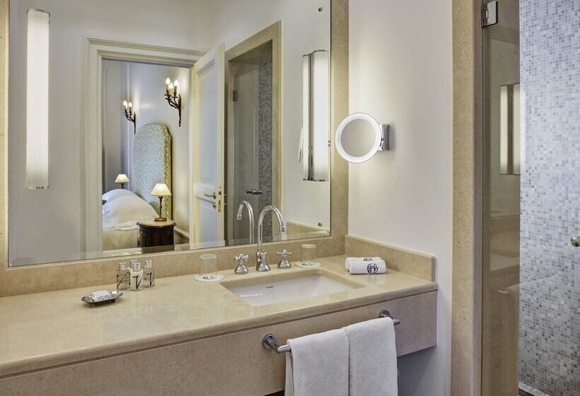 Номер Стандарт Вид на Сад, Grand Hotel Excelsior Vittoria