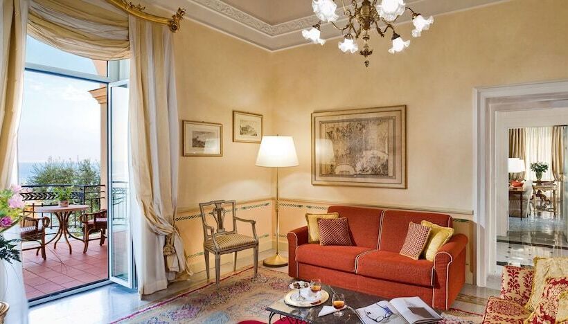 Люкс, Grand Hotel Excelsior Vittoria