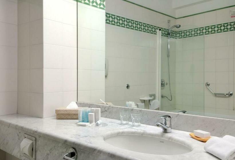 Семейный Номер Вид на Сад, Hilton Sorrento Palace