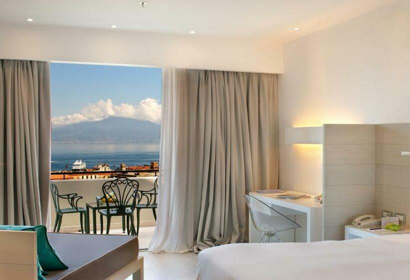 Трехместный Президентский, Hilton Sorrento Palace
