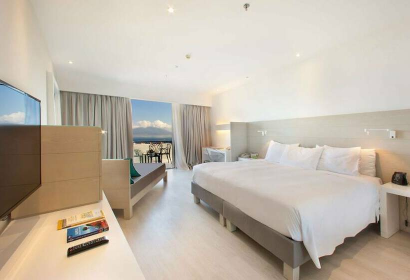 Трехместный Президентский, Hilton Sorrento Palace